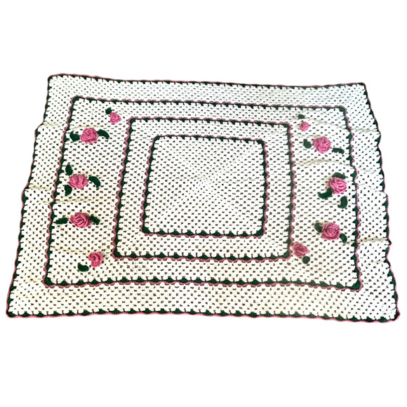 Vintage Handmade Crochet Open Weave Blanket 3D Flower Rose Cottagecore Fairycore - Picture 2 of 8